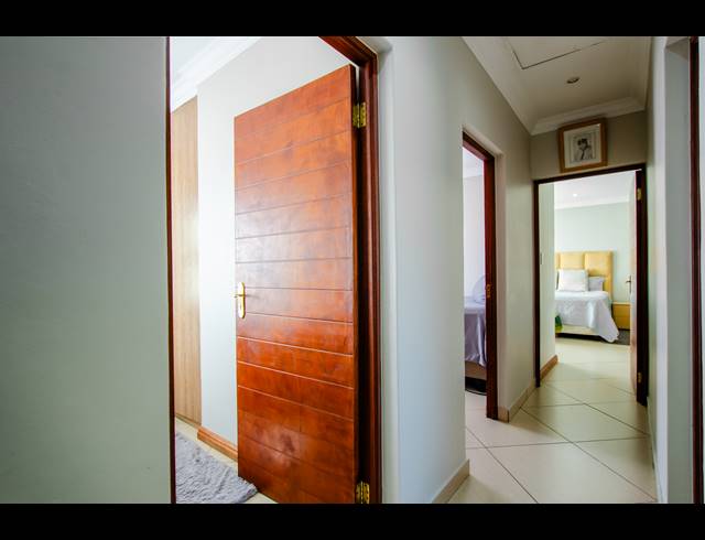 3 BEDROOM TOWNHOUSE FOR SALE IN RUA VISTA